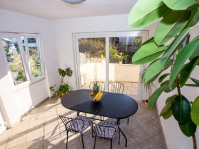 Apartments Tino- Two Bedroom Apartment with Terrace and Sea View A2